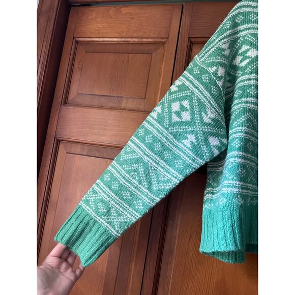 NWT American Eagle Women's Fair Isle Snowdrift Sweater Long Sleeve Green White L - Picture 5 of 12